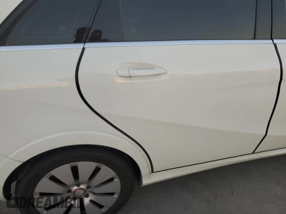 ✅ 2014 Mercedes-Benz B Electric Drive • VIN: WDDVP9AB0EJ001291 • Lot: 81073134. Wystawiony na Copart z przebiegiem Nie podano. Bezpłatny archiwum sprzedaży aukcyjnych z USA i szczegółowy raport historii pojazdu na DreamBid. Zdjęcie 11.