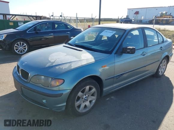 ✅ 2003 BMW 3 Series 325i • VIN: WBAEV33463KL88445 • Лот: 43672459. Опубликован ранее на IAAI с пробегом 150 225 миль. Бесплатный доступ к архиву аукционных продаж из США и подробный отчёт об истории автомобиля на DreamBid. Изображение 2.