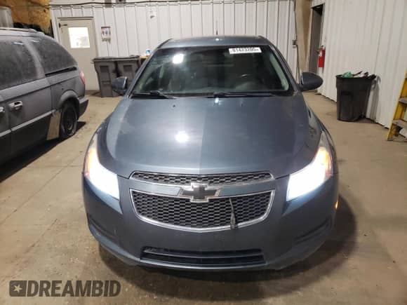 2012 Chevrolet Cruze 1LT z VIN 1G1PF5SC5C7268063, wystawiony jako Copart lot #91423205 z przebiegiem 122 123 mil mil oraz Czysty tytuł • Clean title. Historia ofert i sprzedaży dostępna na DreamBid. Obrazek 5.