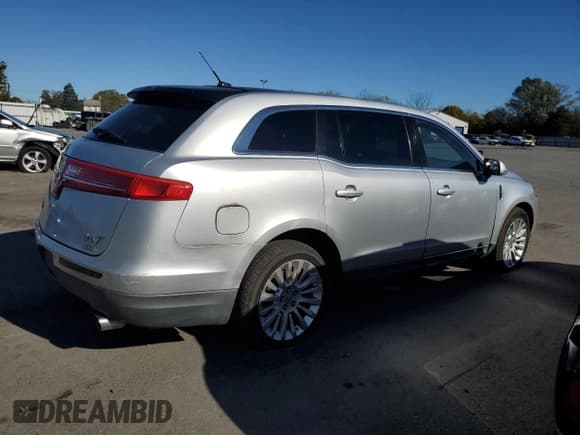 ✅ 2010 Lincoln MKT • VIN: 2LMHJ5AR3ABJ12558 • Lot: 87272615. Wystawiony na Copart z przebiegiem 145 815 mil. Bezpłatny archiwum sprzedaży aukcyjnych z USA i szczegółowy raport historii pojazdu na DreamBid. Zdjęcie 3.