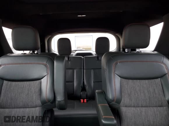 ✅ 2022 Ford Explorer Timberline • VIN: 1FMSK8JH5NGC50513 • Lot: 54243505. Wystawiony na Copart z przebiegiem 38 873 mil. Bezpłatny archiwum sprzedaży aukcyjnych z USA i szczegółowy raport historii pojazdu na DreamBid. Zdjęcie 10.