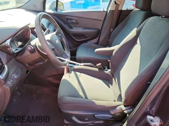 2019 Chevrolet Trax LS с VIN 3GNCJKSB9KL259328, выставлен на аукционе Copart как лот 81790485 с пробегом 45 318 миль миль и Списание • Salvage title. История ставок и продаж доступна на DreamBid. Изображение 7.