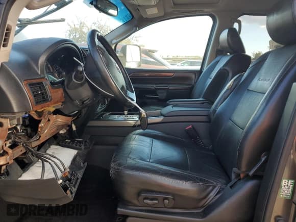 ✅ 2010 Nissan Armada Platinum • VIN: 5N1AA0NE5AN620056 • Lot: 82616095. Wystawiony na Copart z przebiegiem 282 768 mil. Bezpłatny archiwum sprzedaży aukcyjnych z USA i szczegółowy raport historii pojazdu na DreamBid. Zdjęcie 7.