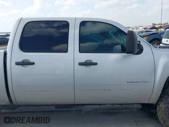 ✅ 2014 Chevrolet Silverado 2500HD LT • VIN: 1GC1KXE82EF145437 • Lot: 42394046. Listed on IAAI with 393,771 mi. Free auction sales archive from the USA and detailed vehicle history report at DreamBid. Image 13.