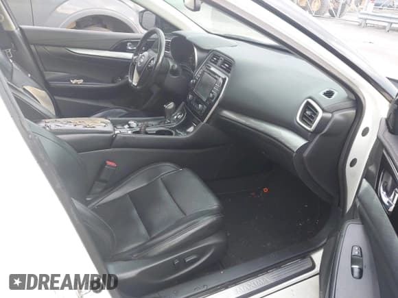 ✅ 2016 Nissan Maxima Platinum • VIN: 1N4AA6AP3GC381583 • Lot: 42967773. Listed on IAAI with 185,949 mi. Free auction sales archive from the USA and detailed vehicle history report at DreamBid. Image 5.