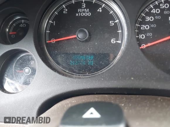 ✅ 2013 Chevrolet Tahoe LTZ • VIN: 1GNSCCE02DR165406 • Lot: 42798022. Listed on IAAI with 212,726 mi. Free auction sales archive from the USA and detailed vehicle history report at DreamBid. Image 7.