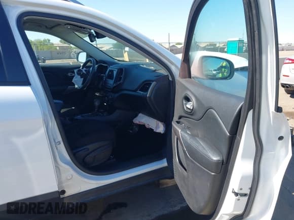 ✅ 2021 Jeep Cherokee Latitude • VIN: 1C4PJMCB2MD172223 • Лот: 43389402. Опубликован ранее на IAAI с пробегом 62 609 миль. Бесплатный доступ к архиву аукционных продаж из США и подробный отчёт об истории автомобиля на DreamBid. Изображение 5.