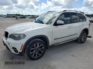 ✅ 2011 BMW X5 35i • VIN: 5UXZV4C59BL410044 • Lot: 84960515. Wystawiony na Copart z przebiegiem 223 553 mil. Bezpłatny archiwum sprzedaży aukcyjnych z USA i szczegółowy raport historii pojazdu na DreamBid. Zdjęcie 1.