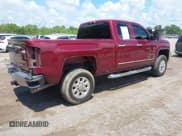 ✅ 2015 GMC Sierra 2500HD SLT • VIN: 1GT22ZEG6FZ144783 • Lot: 42640423. Wystawiony na IAAI z przebiegiem 110 515 mil. Bezpłatny archiwum sprzedaży aukcyjnych z USA i szczegółowy raport historii pojazdu na DreamBid. Zdjęcie 4.