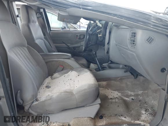 ✅ 2003 Chevrolet S-10 • VIN: 1GCCS19H238187348 • Лот: 41993111. Опубликован ранее на IAAI с пробегом 202 669 миль. Бесплатный доступ к архиву аукционных продаж из США и подробный отчёт об истории автомобиля на DreamBid. Изображение 5.