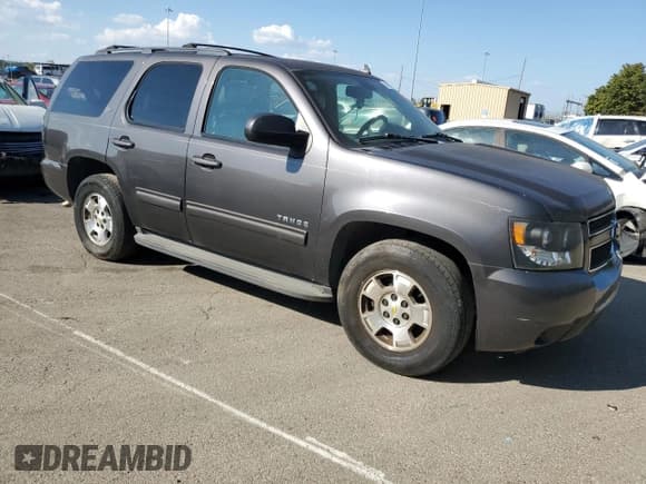 ✅ 2010 Chevrolet Tahoe LT • VIN: 1GNMCBE34AR169983 • Lot: 81857125. Wystawiony na Copart z przebiegiem 197 751 mil. Bezpłatny archiwum sprzedaży aukcyjnych z USA i szczegółowy raport historii pojazdu na DreamBid. Zdjęcie 4.