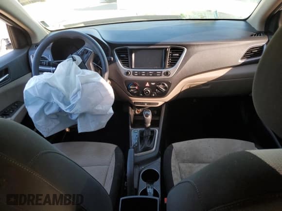 ✅ 2019 Hyundai Accent SE • VIN: 3KPC24A33KE072795 • Лот: 88934145. Опубликован ранее на Copart с пробегом Не указан. Бесплатный доступ к архиву аукционных продаж из США и подробный отчёт об истории автомобиля на DreamBid. Изображение 8.