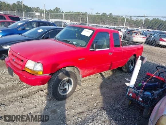 ✅ 2000 Ford Ranger XL • VIN: 1FTYR14C3YTA62876 • Lot: 41470437. Wystawiony na IAAI z przebiegiem 124 611 mil. Bezpłatny archiwum sprzedaży aukcyjnych z USA i szczegółowy raport historii pojazdu na DreamBid. Zdjęcie 2.