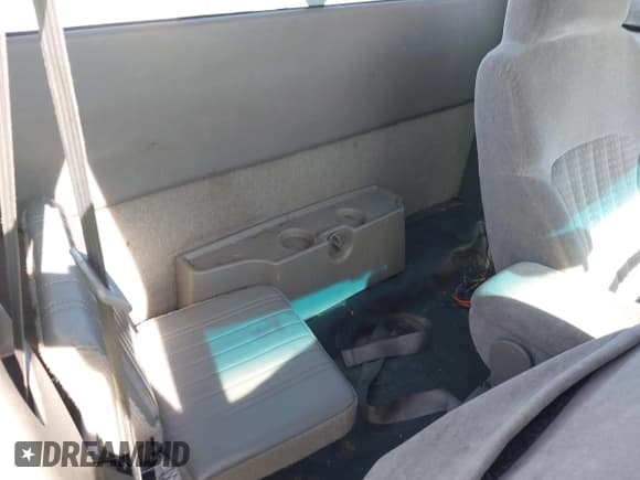 ✅ 2002 Chevrolet S-10 • VIN: 1GCCS19W028183151 • Лот: 41714759. Опубликован ранее на IAAI с пробегом 169 490 миль. Бесплатный доступ к архиву аукционных продаж из США и подробный отчёт об истории автомобиля на DreamBid. Изображение 8.