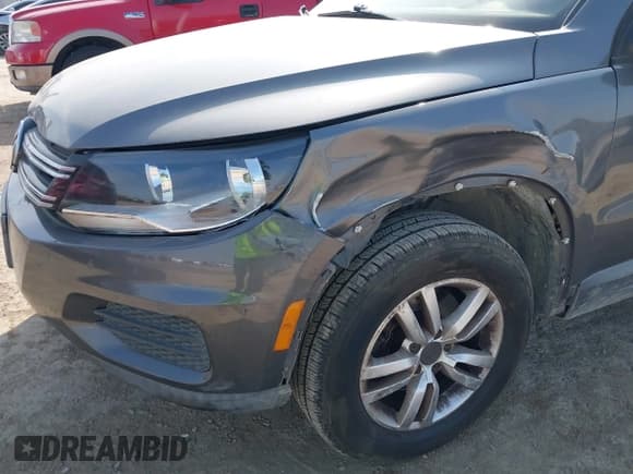 ✅ 2012 Volkswagen Tiguan LE • VIN: WVGAV7AXXCW004399 • Lot: 42316392. Listed on IAAI with 132,996 mi. Free auction sales archive from the USA and detailed vehicle history report at DreamBid. Image 6.