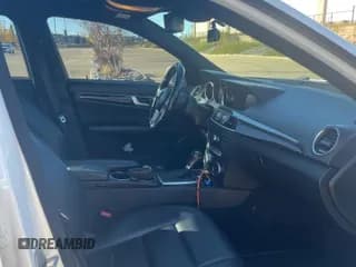 ✅ 2014 Mercedes-Benz C 300 Sport • VIN: WDDGF8AB4EA900970 • Лот: 86891585. Опубликован ранее на Copart с пробегом 263 530 миль. Бесплатный доступ к архиву аукционных продаж из США и подробный отчёт об истории автомобиля на DreamBid. Изображение 5.