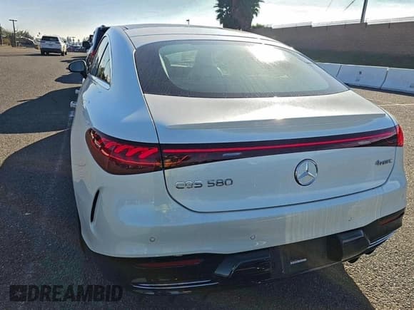 ✅ 2022 Mercedes-Benz EQS 580 • VIN: W1KCG4EB5NA011755 • Лот: 95936405. Опубликован ранее на Copart с пробегом 51 645 миль. Бесплатный доступ к архиву аукционных продаж из США и подробный отчёт об истории автомобиля на DreamBid. Изображение 12.