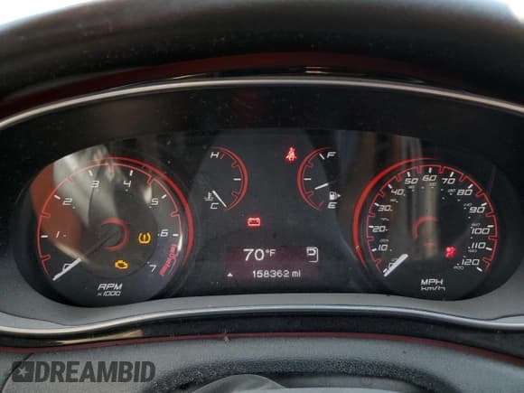 ✅ 2015 Dodge Dart SXT • VIN: 1C3CDFBB9FD165957 • Лот: 86885115. Опубликован ранее на Copart с пробегом 158 362 миль. Бесплатный доступ к архиву аукционных продаж из США и подробный отчёт об истории автомобиля на DreamBid. Изображение 9.