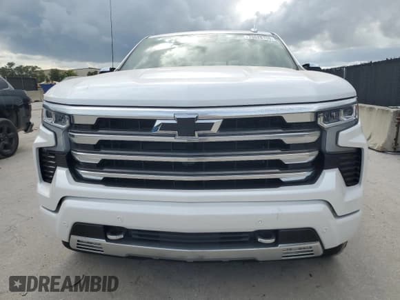 ✅ 2025 Chevrolet Silverado 1500 High Country • VIN: 3GCPAFEDXSG259927 • Lot: 70628155. Wystawiony na Copart z przebiegiem Nie podano. Bezpłatny archiwum sprzedaży aukcyjnych z USA i szczegółowy raport historii pojazdu na DreamBid. Zdjęcie 5.