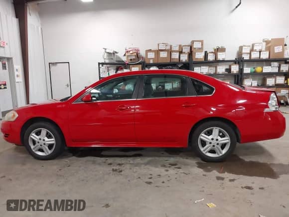 2013 Chevrolet Impala Police with VIN 2G1WD5E37D1224271, listed as a IAAI auction lot 41325592 with 90,009 mi miles and . Bid and sale history available at DreamBid. Image 14.