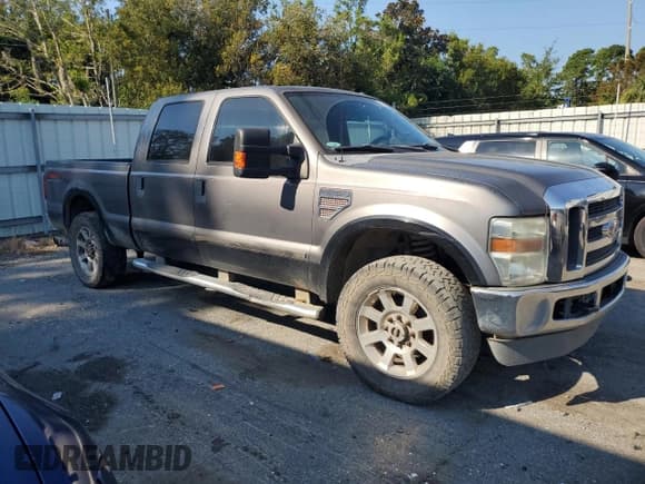 ✅ 2009 Ford F-250 XL • VIN: 1FTSW21R99EB24090 • Lot: 71770285. Wystawiony na Copart z przebiegiem 357 451 mil. Bezpłatny archiwum sprzedaży aukcyjnych z USA i szczegółowy raport historii pojazdu na DreamBid. Zdjęcie 4.