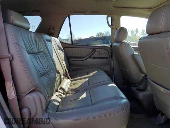 ✅ 2005 Toyota Sequoia Limited • VIN: 5TDBT48A15S242398 • Лот: 82725625. Опубликован ранее на Copart с пробегом 341 965 миль. Бесплатный доступ к архиву аукционных продаж из США и подробный отчёт об истории автомобиля на DreamBid. Изображение 11.