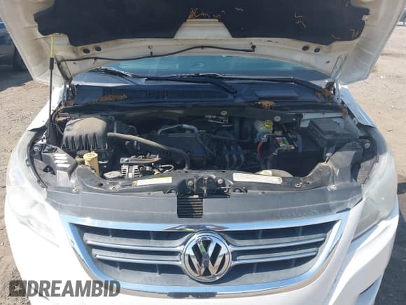 ✅ 2009 Volkswagen Routan SE • VIN: 2V8HW34199R541626 • Lot: 42852160. Listed on IAAI with 211,367 mi. Free auction sales archive from the USA and detailed vehicle history report at DreamBid. Image 10.