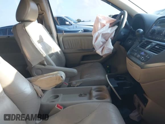 ✅ 2005 Honda Odyssey EX-L • VIN: 5FNRL38765B117138 • Lot: 42970831. Listed on IAAI with 269,676 mi. Free auction sales archive from the USA and detailed vehicle history report at DreamBid. Image 5.