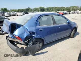 2005 Chevrolet Aveo LS z VIN KL1TD526X5B383495, wystawiony jako Copart lot #69041614 z przebiegiem Nie podano mil oraz Szkoda całkowita • Salvage title. Historia ofert i sprzedaży dostępna na DreamBid. Obrazek 3.