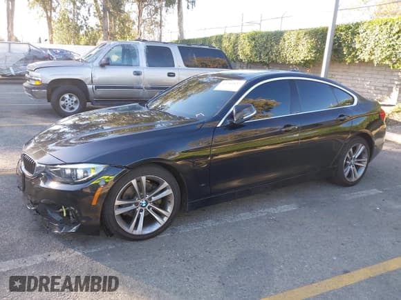 ✅ 2019 BMW 4 Series 430i • VIN: WBA4J1C57KBM12125 • Lot: 43781037. Wystawiony na IAAI z przebiegiem 111 115 mil. Bezpłatny archiwum sprzedaży aukcyjnych z USA i szczegółowy raport historii pojazdu na DreamBid. Zdjęcie 20.