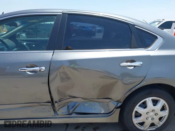 ✅ 2014 Nissan Altima SV • VIN: 1N4AL3AP4EC155395 • Lot: 42714096. Listed on IAAI with 123,138 mi. Free auction sales archive from the USA and detailed vehicle history report at DreamBid. Image 6.