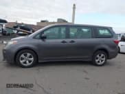 ✅ 2018 Toyota Sienna L • VIN: 5TDZZ3DC4JS922420 • Лот: 43729886. Опубликован ранее на IAAI с пробегом 178 362 миль. Бесплатный доступ к архиву аукционных продаж из США и подробный отчёт об истории автомобиля на DreamBid. Изображение 14.