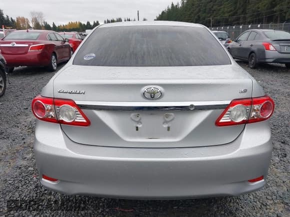 ✅ 2011 Toyota Corolla LE • VIN: JTDBU4EE6BJ090972 • Lot: 43693295. Wystawiony na IAAI z przebiegiem 246 193 mil. Bezpłatny archiwum sprzedaży aukcyjnych z USA i szczegółowy raport historii pojazdu na DreamBid. Zdjęcie 16.