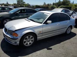 2001 BMW 3 Series 325i с VIN WBAAV33401FU98041, выставлен на аукционе Copart как лот 71471695 с пробегом 112 320 миль миль и Списание • Salvage title. История ставок и продаж доступна на DreamBid. Изображение 1.