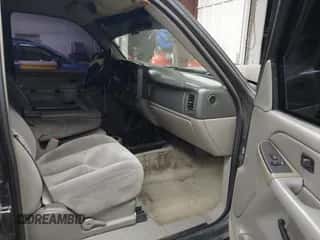 2005 Chevrolet Suburban LT z VIN 3GNEC16Z45G184295, wystawiony jako IAAI lot #43503145 z przebiegiem 255 192 mil mil oraz . Historia ofert i sprzedaży dostępna na DreamBid. Obrazek 5.