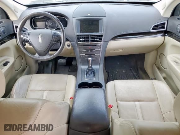 ✅ 2019 Lincoln MKT Reserve • VIN: 2LMHJ5AT7KBL00822 • Лот: 67911175. Опубликован ранее на Copart с пробегом Не указан. Бесплатный доступ к архиву аукционных продаж из США и подробный отчёт об истории автомобиля на DreamBid. Изображение 8.