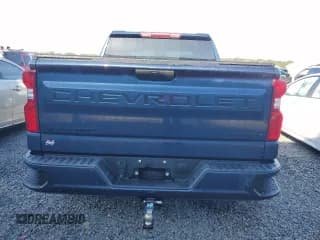 ✅ 2021 Chevrolet Silverado 1500 Custom • VIN: 3GCPYBEK5MG240739 • Lot: 73856124. Wystawiony na Copart z przebiegiem Nie podano. Bezpłatny archiwum sprzedaży aukcyjnych z USA i szczegółowy raport historii pojazdu na DreamBid. Zdjęcie 6.