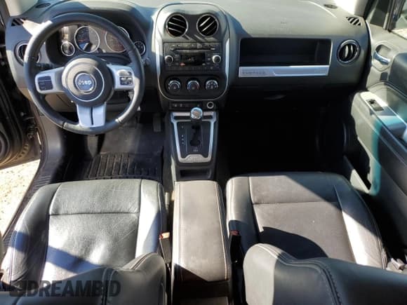 ✅ 2017 Jeep Compass High Altitude • VIN: 1C4NJDEB5HD126945 • Lot: 90477145. Wystawiony na Copart z przebiegiem 107 205 mil. Bezpłatny archiwum sprzedaży aukcyjnych z USA i szczegółowy raport historii pojazdu na DreamBid. Zdjęcie 8.