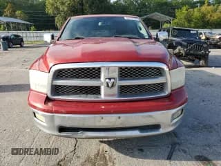 ✅ 2009 Dodge 1500 TRX • VIN: 1D3HB13T39S710933 • Lot: 59275285. Wystawiony na Copart z przebiegiem 237 955 mil. Bezpłatny archiwum sprzedaży aukcyjnych z USA i szczegółowy raport historii pojazdu na DreamBid. Zdjęcie 5.
