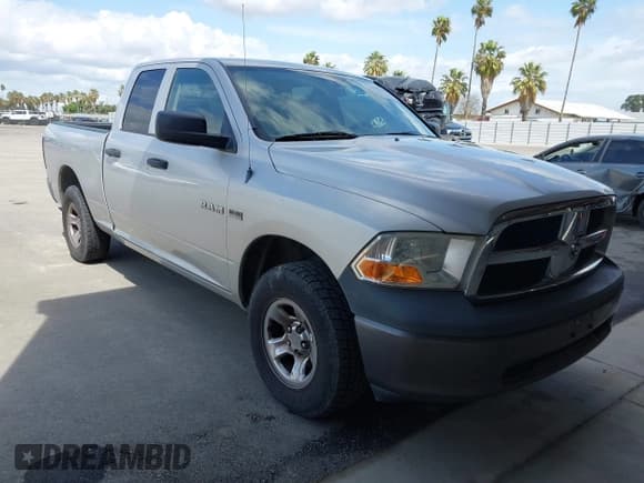 ✅ 2009 Dodge 1500 SLT • VIN: 1D3HV18T79S709655 • Lot: 41912247. Wystawiony na IAAI z przebiegiem 206 384 mil. Bezpłatny archiwum sprzedaży aukcyjnych z USA i szczegółowy raport historii pojazdu na DreamBid. Zdjęcie 1.