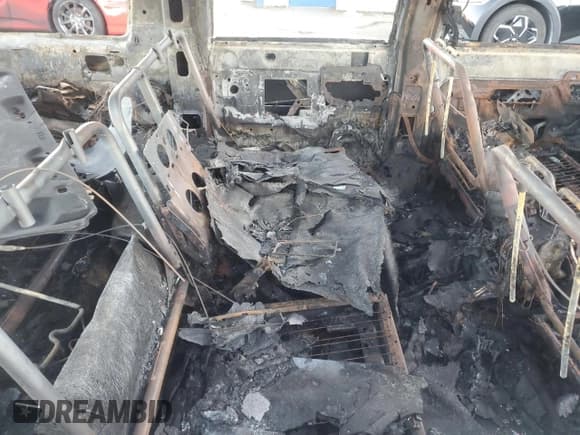 ✅ 1999 Chevrolet Suburban • VIN: 3GNEC16R5XG109155 • Lot: 79766644. Wystawiony na Copart z przebiegiem Nie podano. Bezpłatny archiwum sprzedaży aukcyjnych z USA i szczegółowy raport historii pojazdu na DreamBid. Zdjęcie 11.