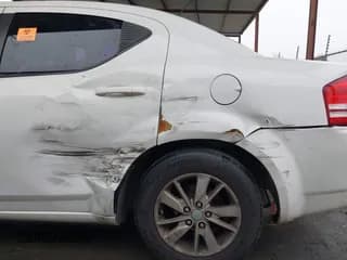 ✅ 2010 Dodge Avenger SXT • VIN: 1B3CC4FB1AN225070 • Lot: 43839293. Listed on IAAI with 214,696 mi. Free auction sales archive from the USA and detailed vehicle history report at DreamBid. Image 6.