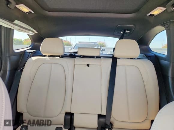 ✅ 2022 BMW X1 xDrive28i • VIN: WBXJG9C09N5U62506 • Lot: 65545995. Wystawiony na Copart z przebiegiem 20 066 mil. Bezpłatny archiwum sprzedaży aukcyjnych z USA i szczegółowy raport historii pojazdu na DreamBid. Zdjęcie 10.