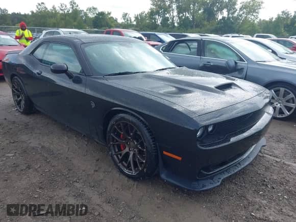 2016 Dodge Challenger SRT Hellcat z VIN 2C3CDZC92GH225238, wystawiony jako IAAI lot #43123789 z przebiegiem 9 055 mil mil oraz . Historia ofert i sprzedaży dostępna na DreamBid. Obrazek 1.