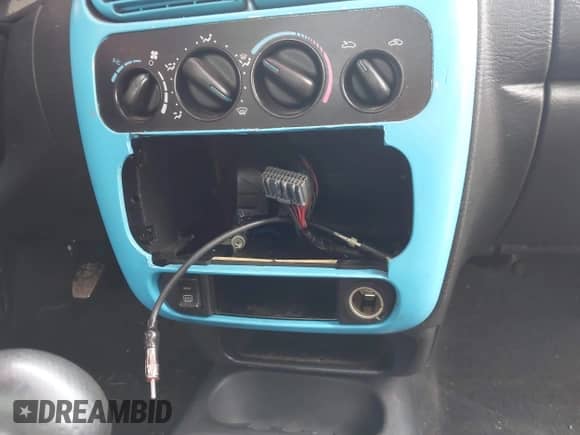 ✅ 2004 Dodge Neon SXT • VIN: 1B3ES56C74D500400 • Lot: 42774545. Wystawiony na IAAI z przebiegiem 301 756 mil mil. Skorzystaj z bezpłatnego archiwum sprzedaży aukcyjnych z USA i zobacz szczegółowy raport historii pojazdu na DreamBid. Zdjęcie 14.