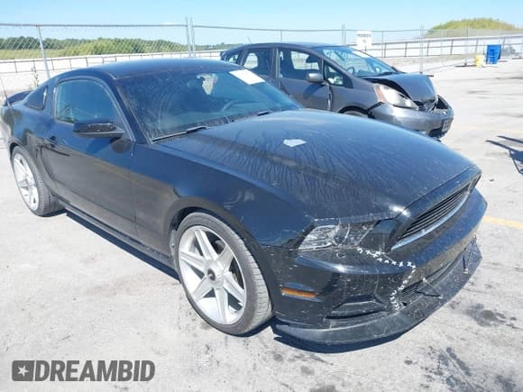 ✅ 2014 Ford Mustang V6 • VIN: 1ZVBP8AM7E5308634 • Lot: 43073553. Listed on IAAI with 186,126 mi. Free auction sales archive from the USA and detailed vehicle history report at DreamBid. Image 1.
