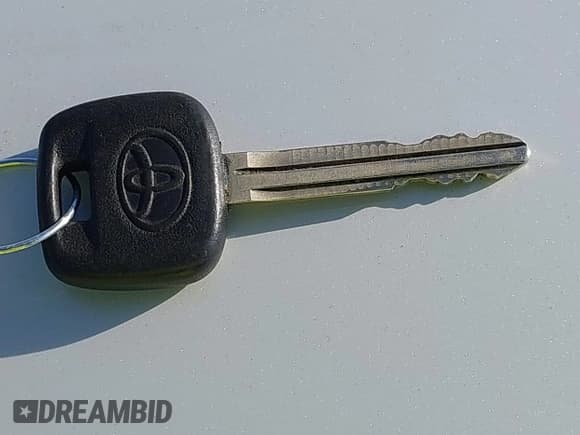 ✅ 2012 Toyota Highlander SE • VIN: 5TDBK3EHXCS100773 • Lot: 43379275. Listed on IAAI with 93,099 mi. Free auction sales archive from the USA and detailed vehicle history report at DreamBid. Image 11.