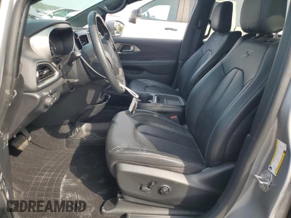 ✅ 2020 Chrysler Pacifica Launch Edition • VIN: 2C4RC3BG7LR270816 • Lot: 71904965. Listed on Copart with 22,531 mi. Free auction sales archive from the USA and detailed vehicle history report at DreamBid. Image 7.