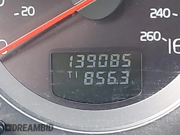 ✅ 2013 Volvo XC90 Premier Plus • VIN: YV4952CZ9D1633043 • Lot: 42757009. Listed on IAAI with 139,085 mi. Free auction sales archive from the USA and detailed vehicle history report at DreamBid. Image 15.