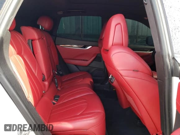 ✅ 2017 Maserati Levante • VIN: ZN661XUS2HX224996 • Лот: 81621103. Опубликован ранее на Copart с пробегом 75 779 миль. Бесплатный доступ к архиву аукционных продаж из США и подробный отчёт об истории автомобиля на DreamBid. Изображение 11.